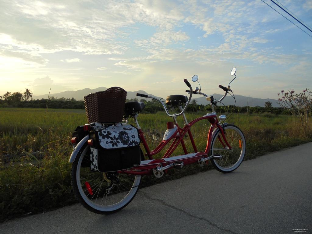 Swiss Ticino Guesthouse & Restaurant Mae Wang Bagian luar foto