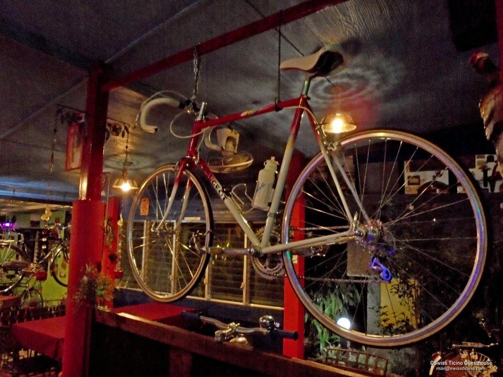 Swiss Ticino Guesthouse & Restaurant Mae Wang Bagian luar foto