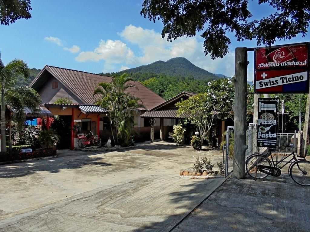 Swiss Ticino Guesthouse & Restaurant Mae Wang Bagian luar foto
