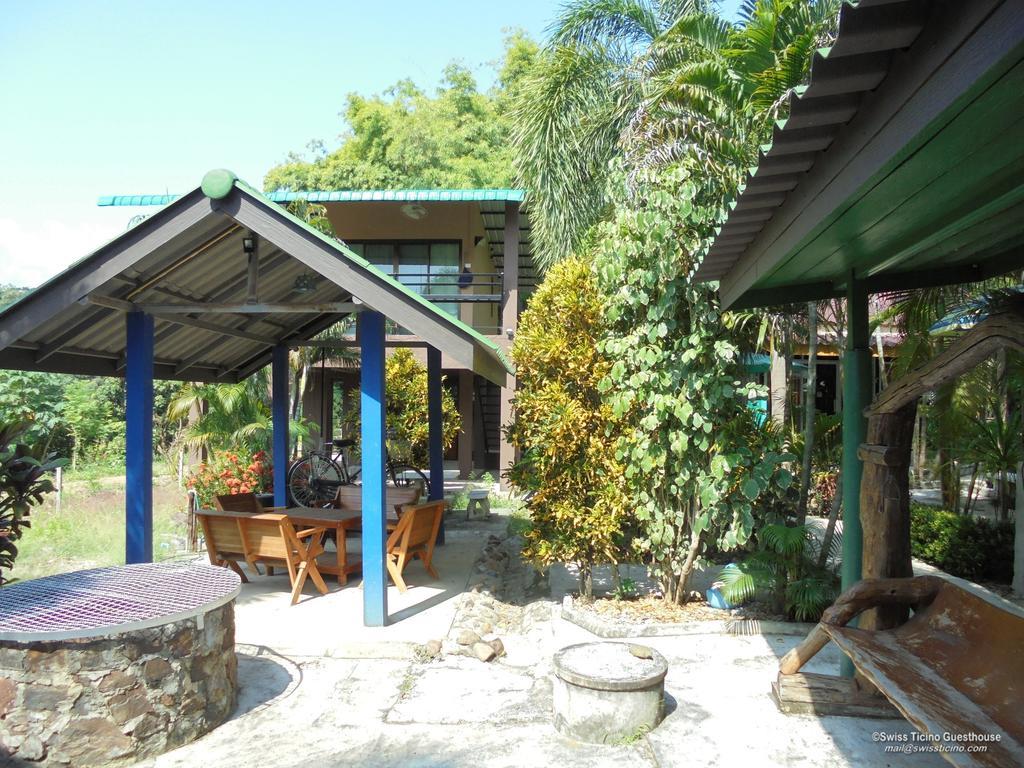 Swiss Ticino Guesthouse & Restaurant Mae Wang Bagian luar foto
