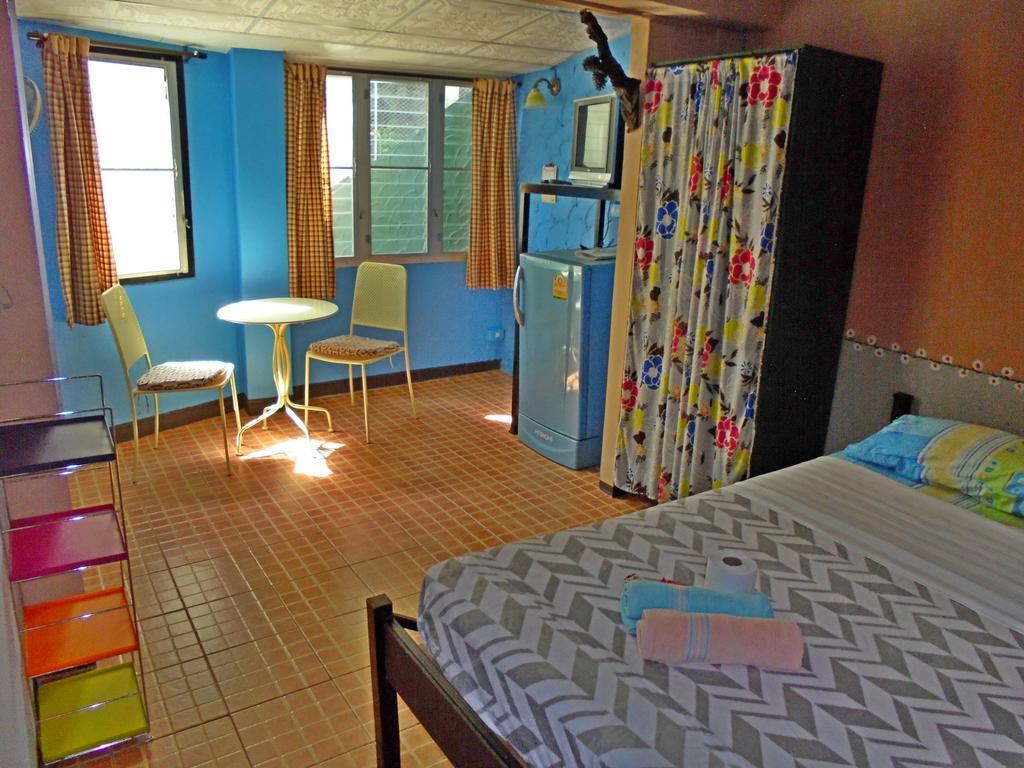 Swiss Ticino Guesthouse & Restaurant Mae Wang Bagian luar foto